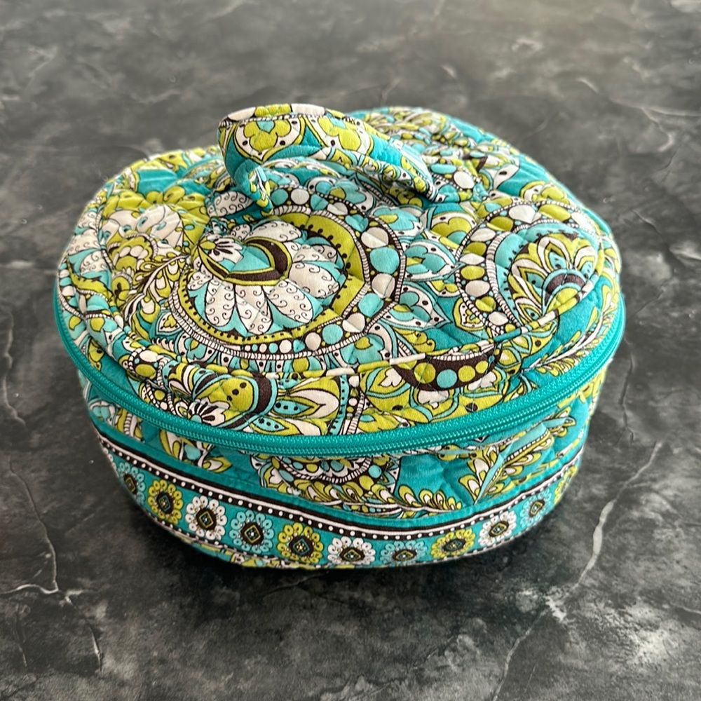 Vera Bradley cosmetic bag! Great condition— few minimal makeup spot!